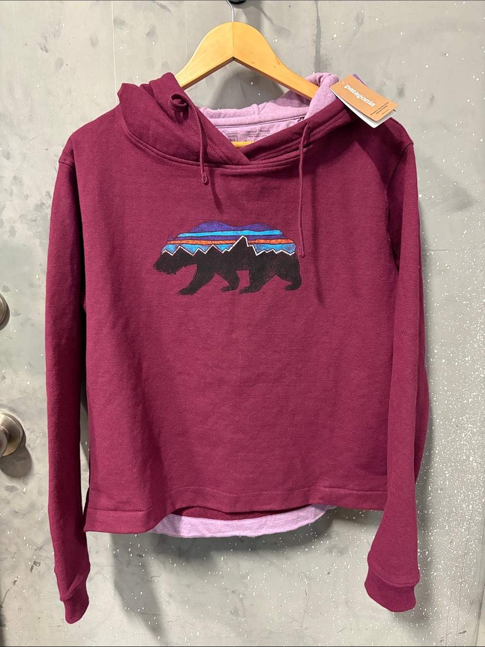 Patagonia Burgundy Bear Graphic Uprisal Hoodie Size Large